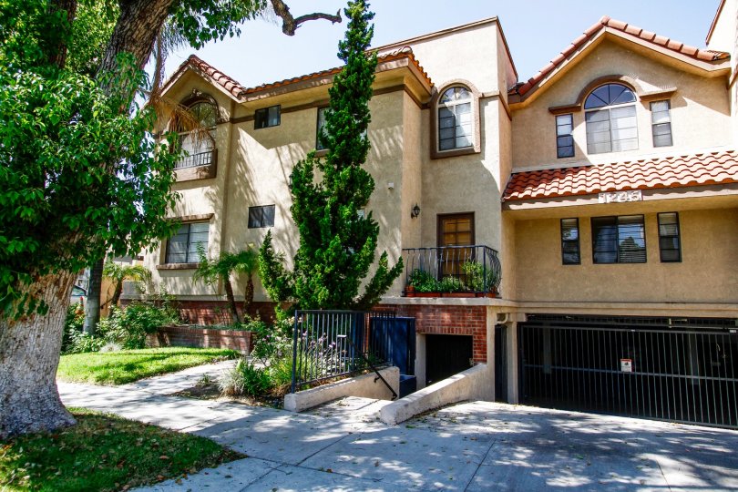 1245 Orange Grove Ave Glendale CA